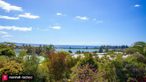 Bermagui jewel holiday house 5 Bedroom Uninterrupted views central location Bermagui Linen & Wifi Provided, Bermagui